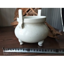 邢白瓷《双耳罐》