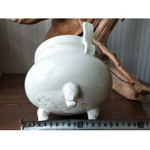 邢白瓷《双耳罐》